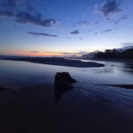 Suíte no Condomínio Itamambuca - Muito Perto da Praia !!!-3